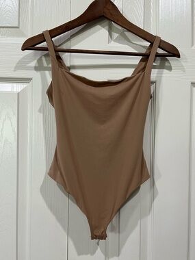Skims Fits Everybody Square Neck Thong Bodysuit Medium